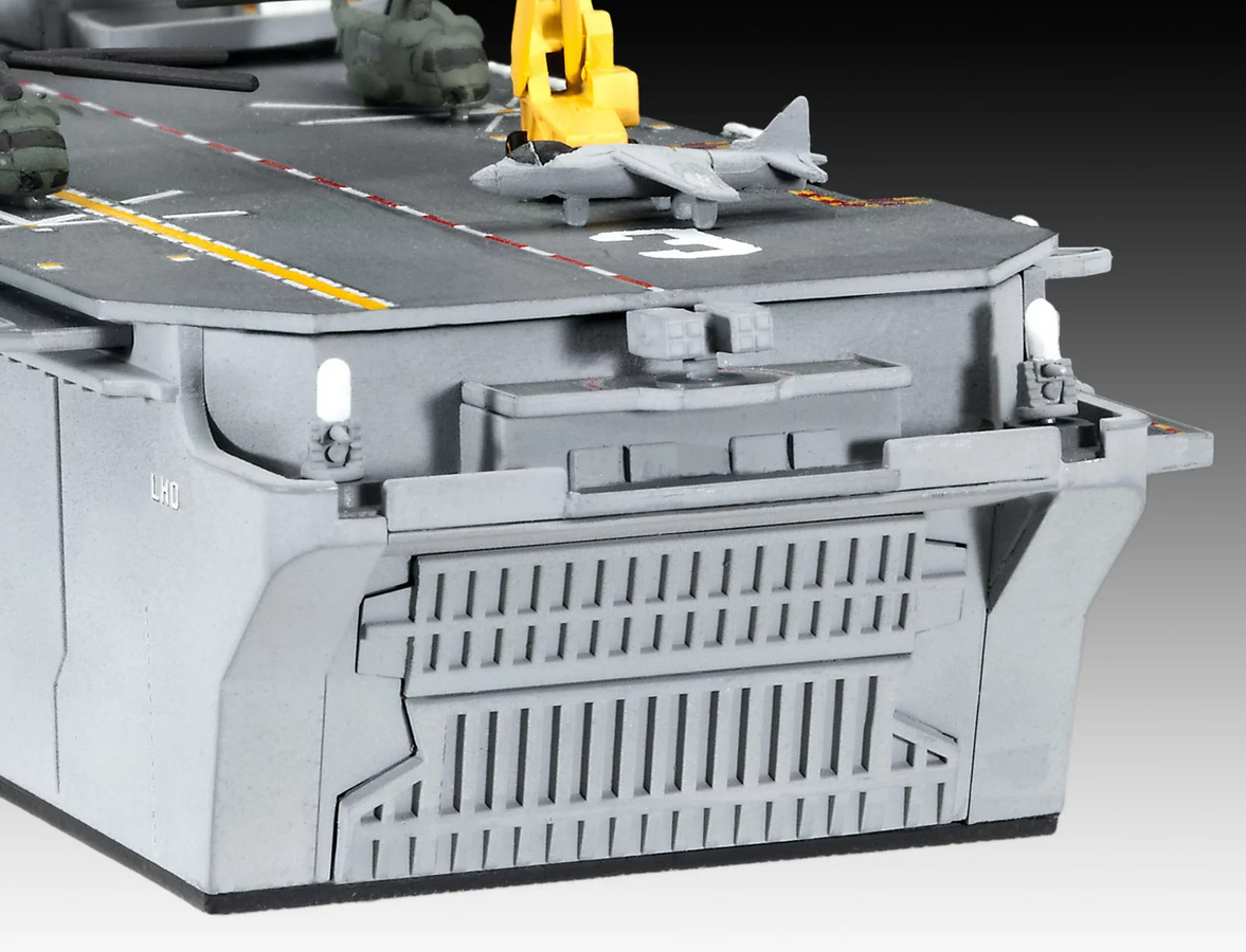 Revell US Navy Assault Carrier WASP Class Schiff - Bild 3