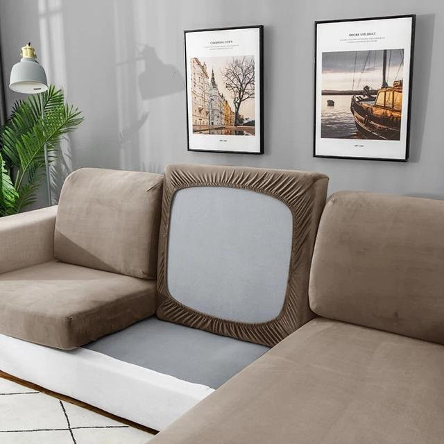 BRHUIXUE Samt-Stretch-Sofaüberzug in Beige, elastische Möbelschutzhülle für Ecksofas - Bild 1