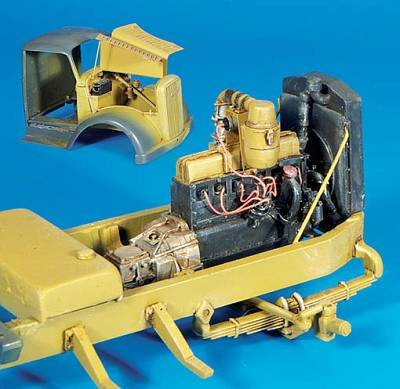 Plusmodel Opel Blitz Motor für Italeri Bausatz, Zubehör, 1:35 - Bild 1