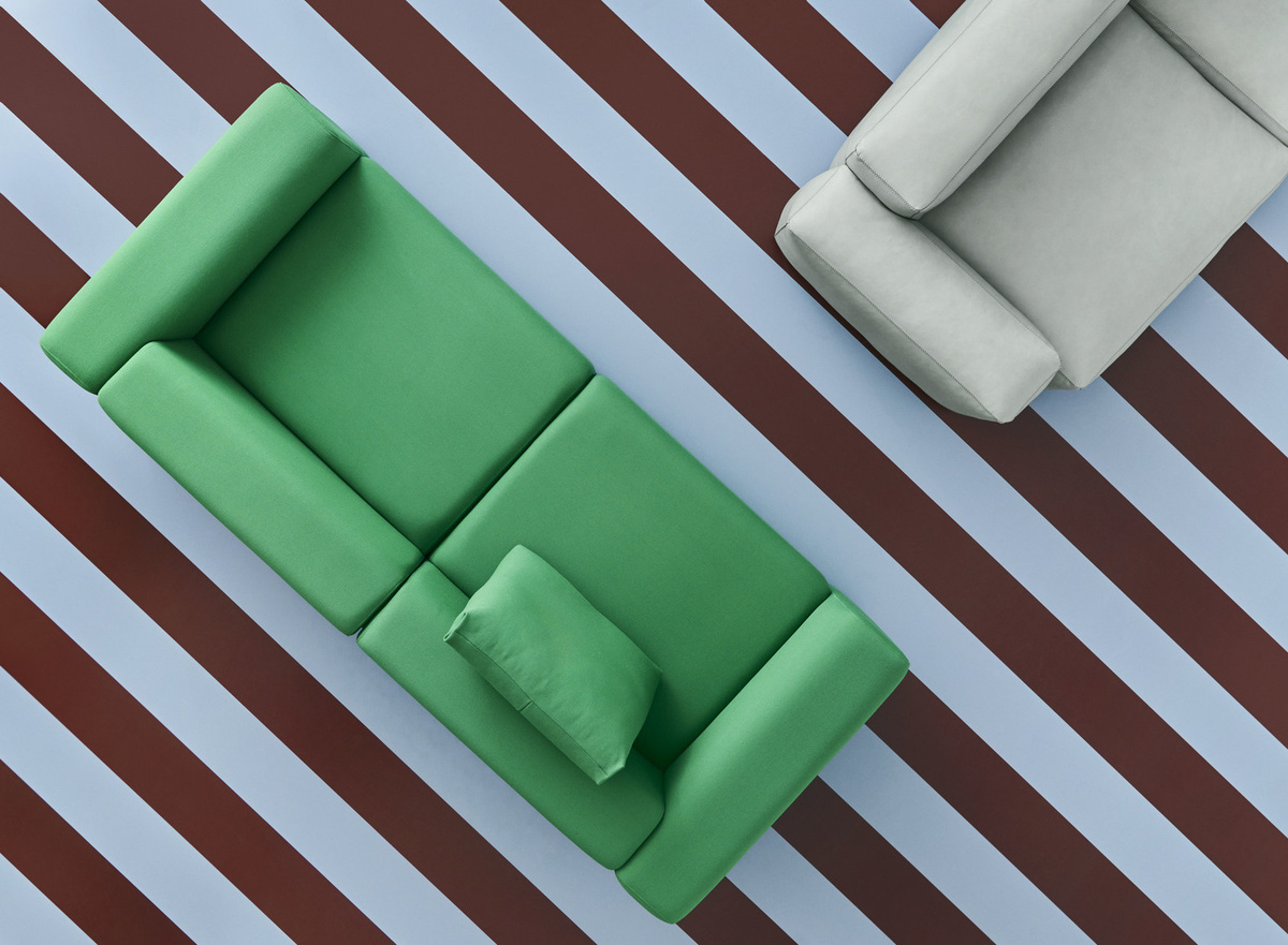 HAY Mags 2,5-Sitzer Sofa Kombination mit Stoffbezug und Armlehnen in minimalistischem Design - Bild 3