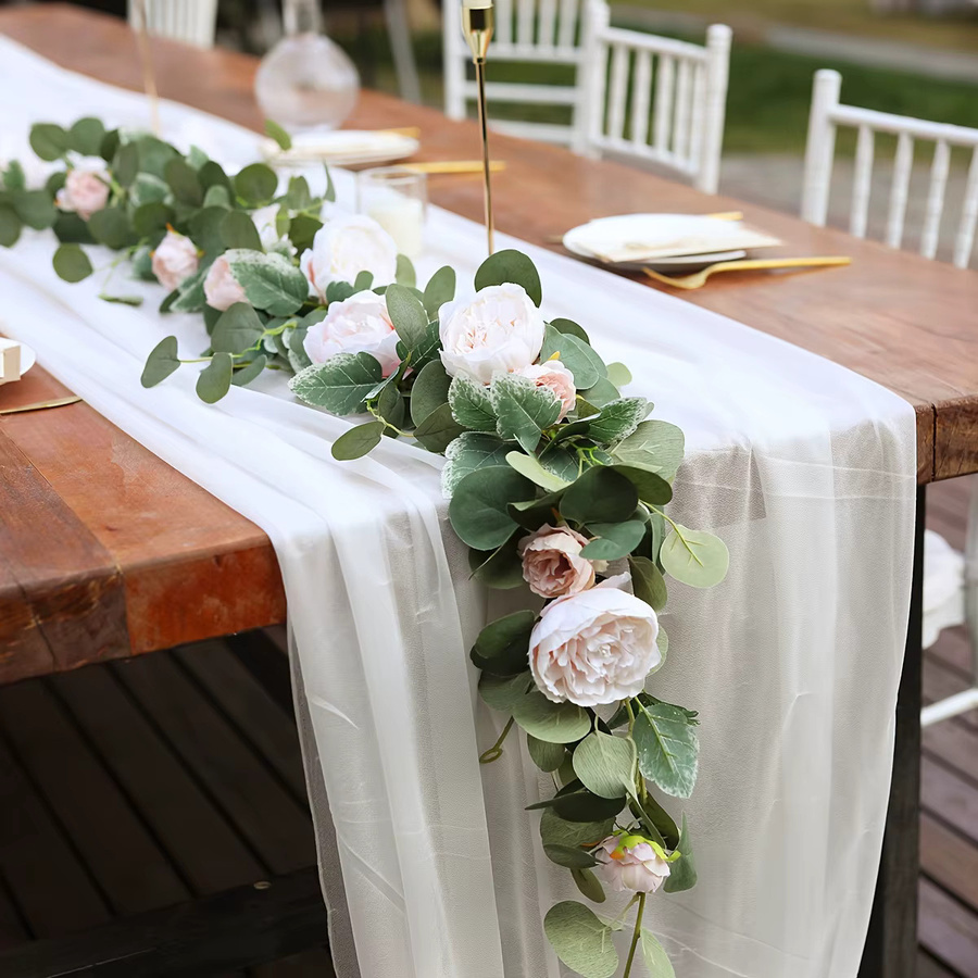 Künstliche Pfingstrosen-Rosenrebe als floraler Wandbehang in Grün, Gold und Pink für Hochzeiten - Bild 4