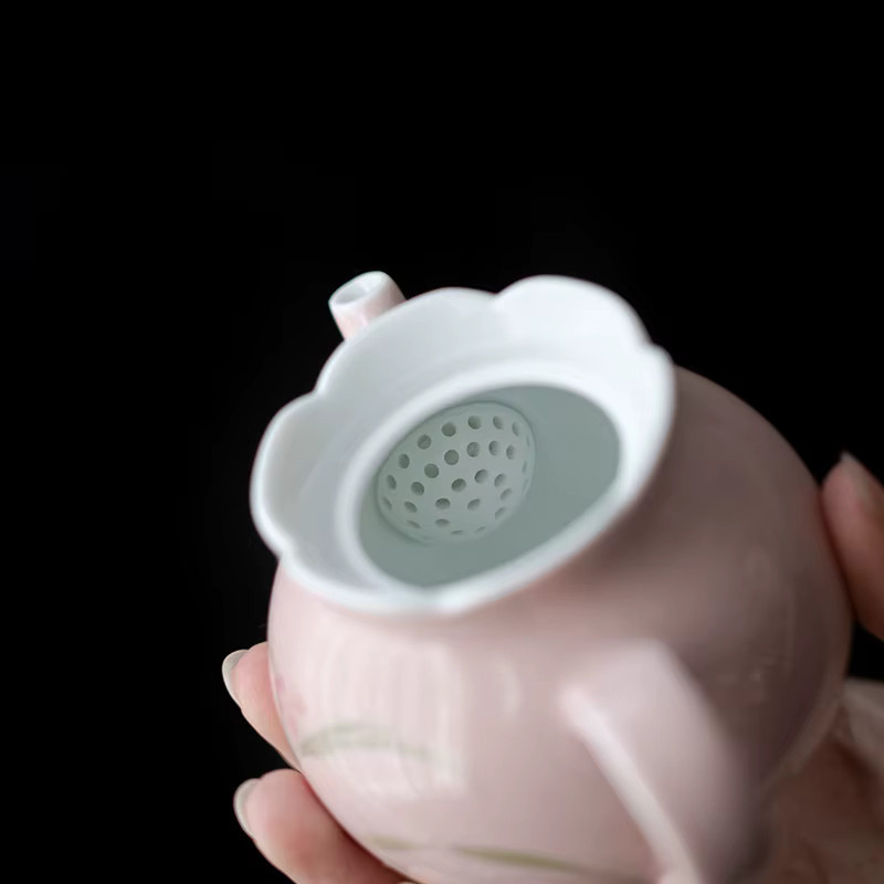 Handgefertigte Keramik-Teekanne mit Orchideen-Design in Pink inklusive Infuser - Bild 3