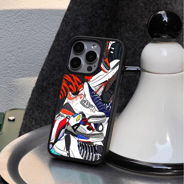 VNTK Basketball Handyhülle für iPhone 11 bis 16 Pro Max in Multicolour mit Anti-Drop Schutz und Sportschuhe Design - Bild 1