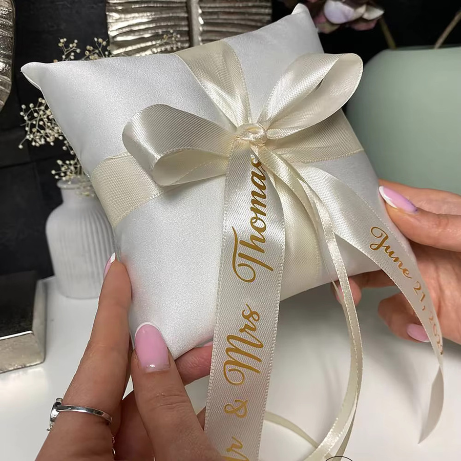 Personalisiertes Ehering-Kissen von HGDTFF in Weiß, quadratisch für Hochzeit und Verlobung - Bild 3