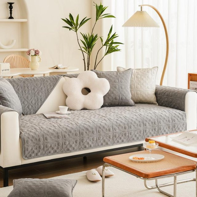 Super Six Sofabezug aus Plüsch in Grau, rutschfeste Jacquard-Couchmatte für dein Wohnzimmer, B/H: 70 x 70 cm - Bild 1