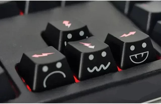 WASD Arrow 4-Tasten-Tastenkappen-Set aus PBT-ABS in Schwarz für mechanische Tastaturen mit MX-Switches - Bild 1