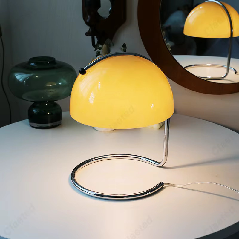 Claeted Bauhaus Tischlampe aus Glas und Metall in Rot für Aromatherapie und Atmosphäre - Bild 2