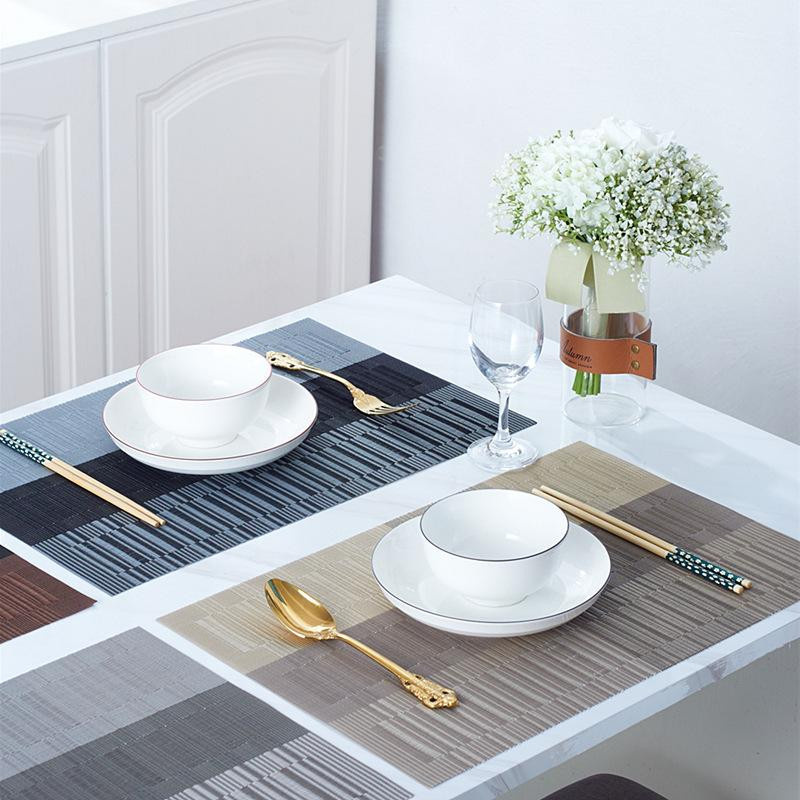 Yiran Furniture Set mit 4 abwaschbaren und rutschfesten PVC-Platzsets in Grau, B/T/H: 45 x 30 cm - Bild 2