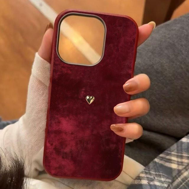 Burgunderrote TPU-Handyhülle mit goldenem Herzmuster für iPhone 11 bis iPhone 17 Pro Max und weitere Modelle - Bild 1