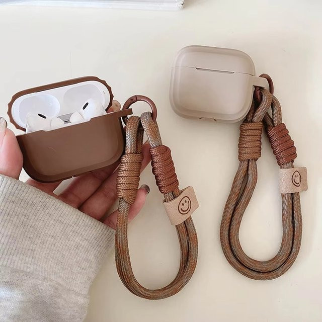 Kaffeebraune Silikonhülle für Apple AirPods Pro 1, Pro 2 sowie AirPods 3 und 4. Generation - Bild 1