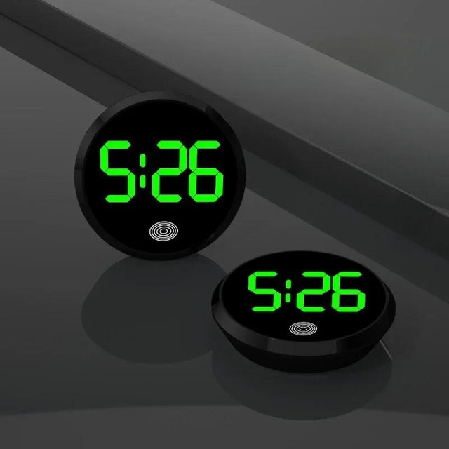 YJMP Auto Parts LED Mini Digitaluhr für das Auto, wasserdichte elektronische Quarzuhr für Dashboard, Fahrrad und Motorrad, Durchmesser: 45 mm, Farben: Schwarz, Silber, Gold - Bild 1