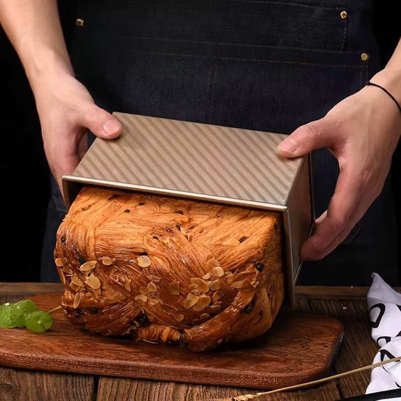 Antihaftbeschichtete Brotbackform aus Kohlenstoffstahl mit Deckel in rechteckiger Kastenform für den Backofen - Bild 3