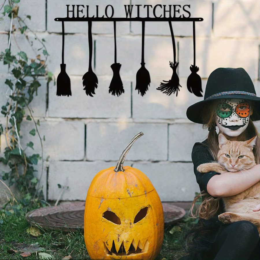 Hallo Witches Halloween-Wanddekoration aus schwarzem Metall mit Hexenbesen und Typografie - Bild 5