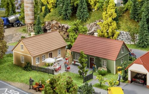 Faller Bauernhof Dorfhäuser, 2er-Set, H0, Bunt / Mehrfarbig - Bild 1
