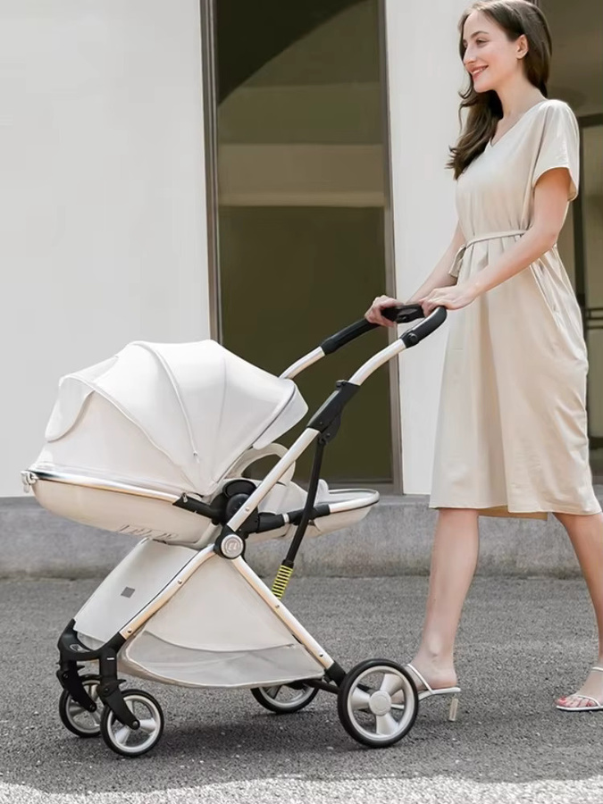 Warm House Kinderwagen in Pink und Weiß, faltbar mit Federung und Moskitonetz - Bild 3
