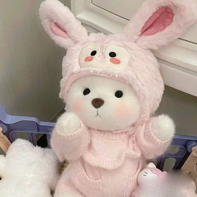 Bandai Lina Bär Kleidung Set für Plüschpuppen in Rosa, 30 cm - Bild 1