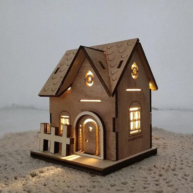 Dekorative Weihnachtsornamente aus Holz in Form einer beleuchteten Holzhütte, Farbe: Braun - Bild 1