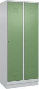 C+P Spind Classic PLUS Spind mit Sockel, 2 Abteile, Grau/Grün, H x B x T: 195 x 80 x 50 cm, mit Zylinderschloss und 4 Garderobenhaken - Bild 1