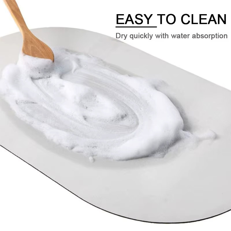 Rutschfeste und schnell trocknende Badematte von OMANE in Braun mit minimalistischem Design - Bild 3
