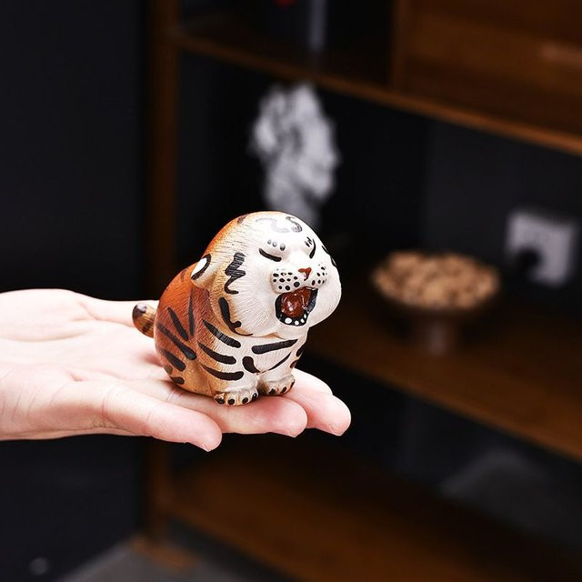 Handgefertigte Zisha-Skulptur Tiger-Tee-Haustier in Lila als Glücksbringer für dein Gongfu-Teeservice und zur Heimdekoration - Bild 1