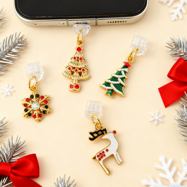 4 Telefonstaubstöpsel mit Weihnachtsmotiven in Multicolor mit Schneeflocken, Weihnachtsbäumen und Hirschdesigns - Bild 1