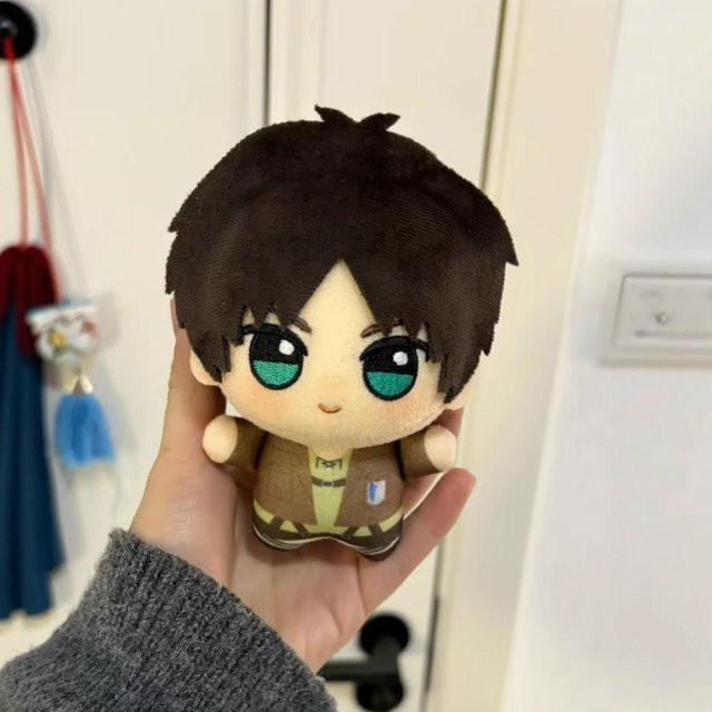 Fashnics Attack On Titan Levi Ackerman Cosplay Plüschpuppe Anhänger, 10cm, schwarz, ab 14 Jahren - Bild 1