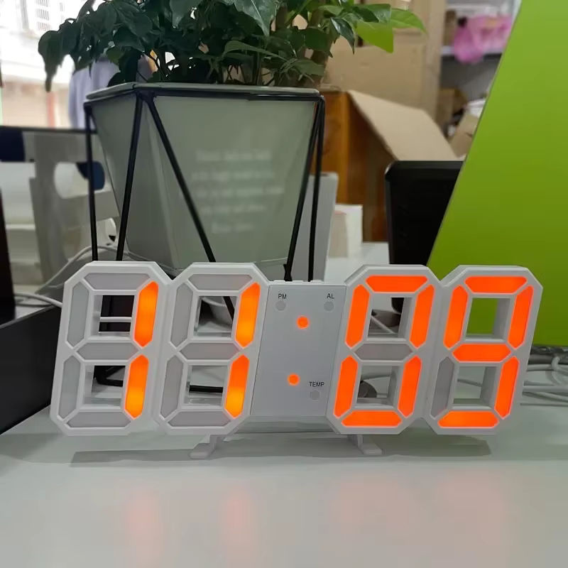 Moderne 3D LED Digitaluhr zur Wandmontage in Weiß und Grün mit geometrischer Dekoration aus Kunststoff - Bild 3