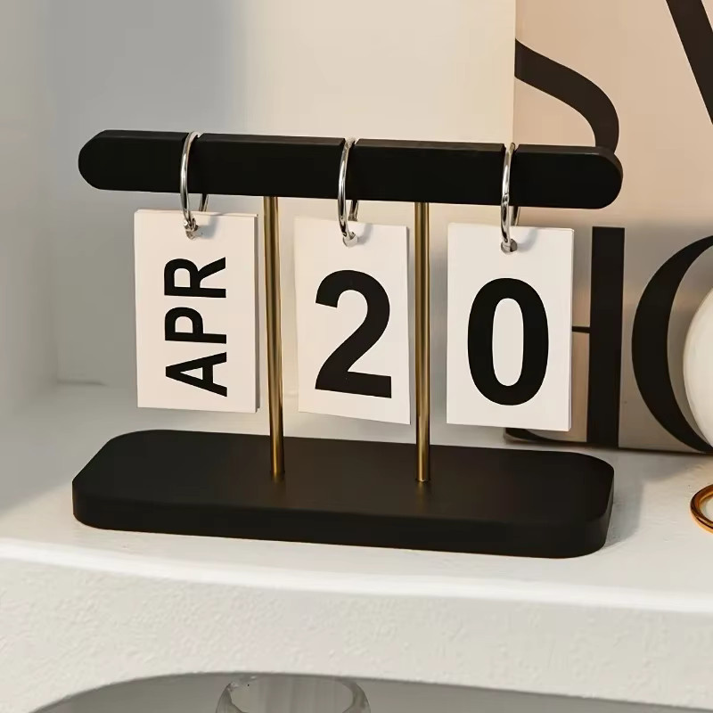 Moderner minimalistischer Klapp-Schreibtischkalender in Schwarz mit täglicher Ansicht auf Englisch - Bild 2