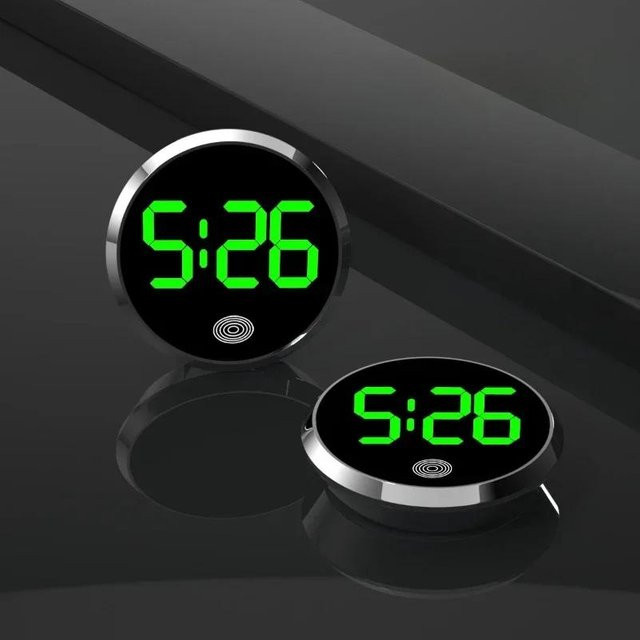 YJMP Auto Parts LED Mini Digitaluhr für das Auto, wasserdichte elektronische Quarzuhr für Dashboard, Fahrrad und Motorrad, Durchmesser: 45 mm, Farben: Schwarz, Silber, Gold - Bild 1