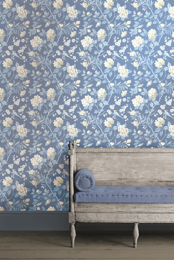 GP & J Baker Tapete Emperor's Garden in Blau mit floralem und orientalischem Design aus Vlies - Bild 1