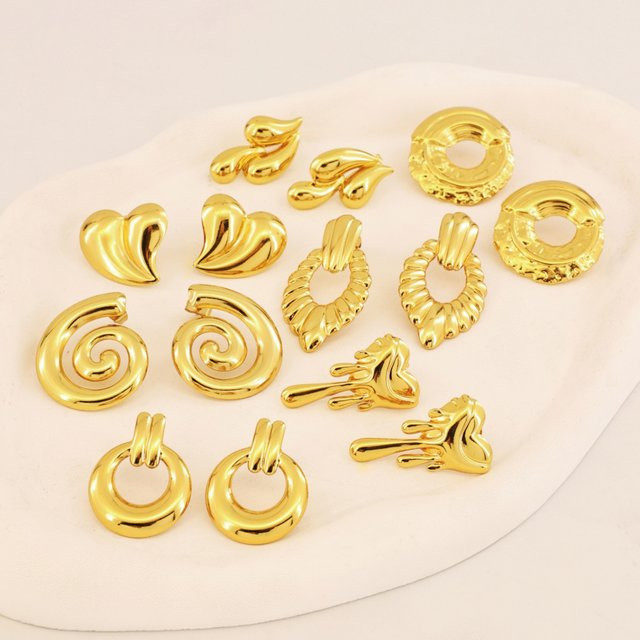 CARLIDANA Ohrstecker Edelstahl, vergoldet, Gold, Herz-Ohrringe - Bild 1