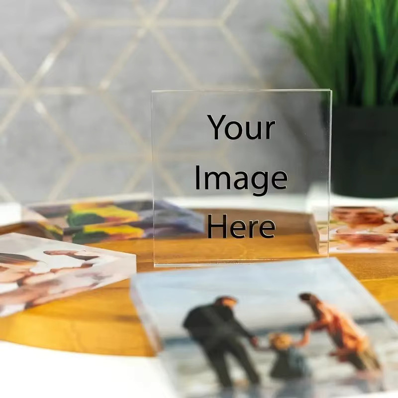 Personalisiertes Acryl-Paarporträt von Hello Young als Landhausdekoration in Weiß und Transparent für Valentinstag oder Jahrestag - Bild 2