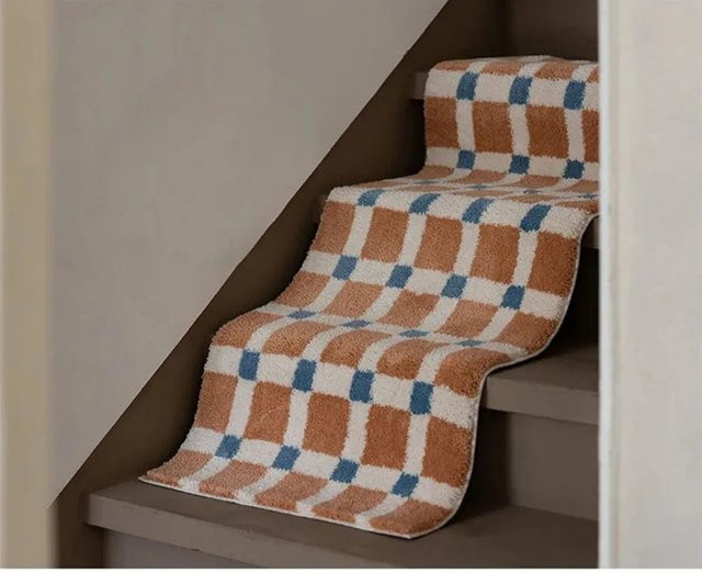 VIKAMA Langer Plüschteppich in Multicolour, weiches Kaschmir-Imitat mit rutschfester Unterseite für Schlafzimmer und Flur - Bild 1
