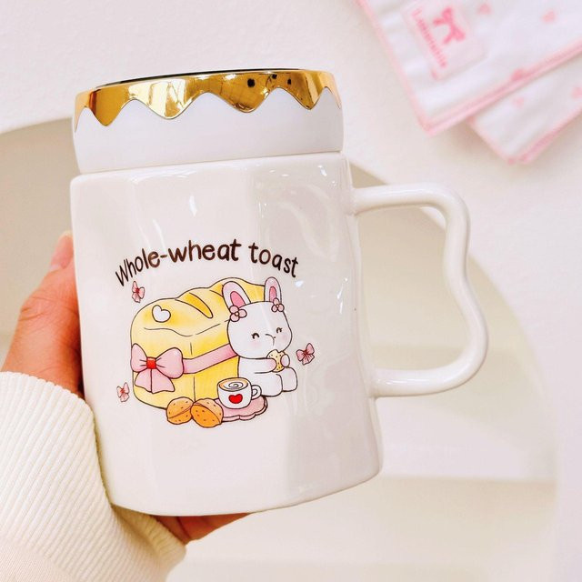 Yiran toy 1 Keramiktasse mit Deckel und Spiegel im Hasen-Design, Weiß, 400 ml - Bild 1