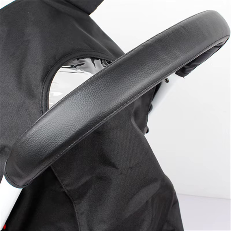 Universelle Anti-Rutsch Schutzhülle für Kinderwagen-Griffe aus weichem PU-Leder in Schwarz oder Braun - Bild 2