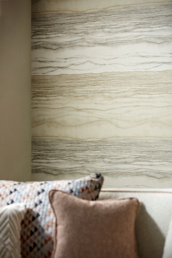 Harlequin Tapete Metamorphic Abstract in Taupe und Linen mit Gold- und Beigetönen aus Vinyl - Bild 2
