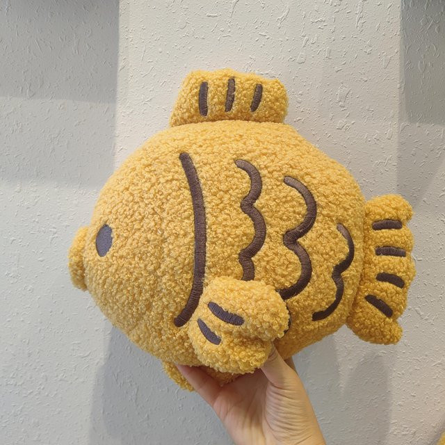 Yiran Health & Beauty Taiyaki Gelber Schnapper Fisch Plüschkissen, Gelb - Bild 1