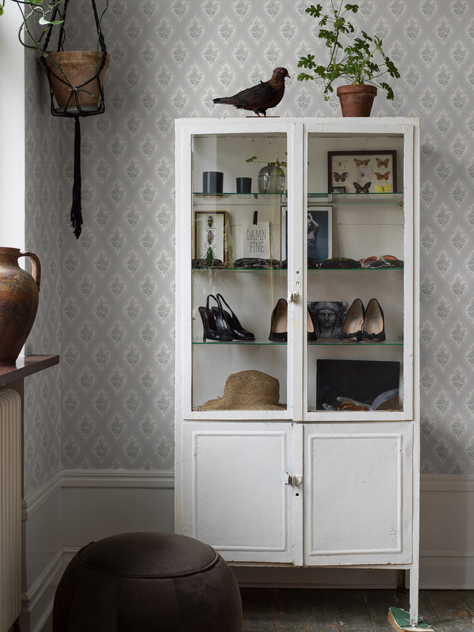 BoråsTapeter Wallpaper Eternal Flower 4263 - Vlies Tapete mit floralem Design in Grau, Beige und Weiß - Bild 1