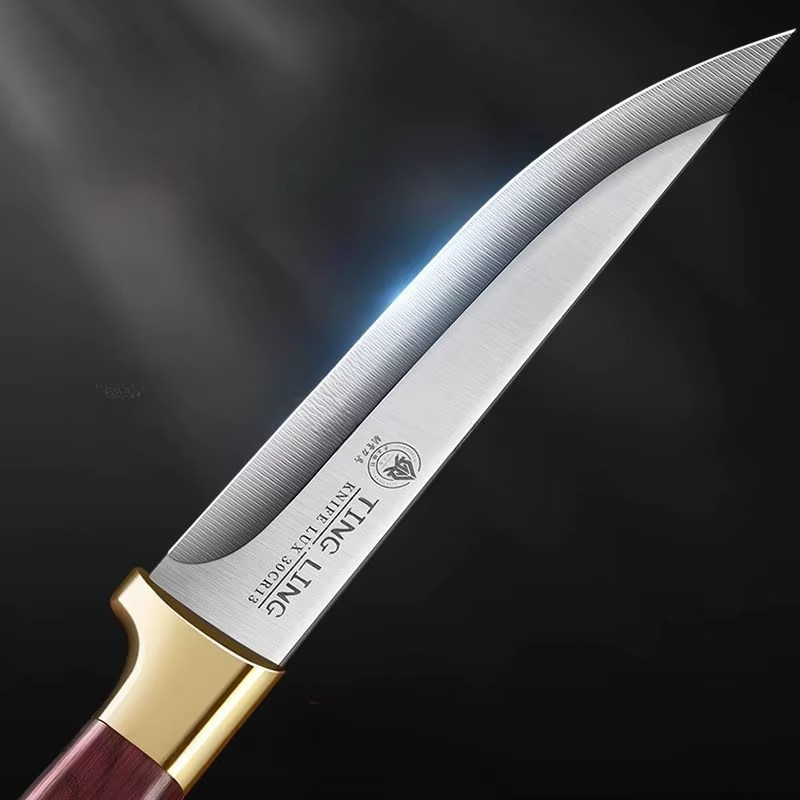 Handgeschmiedetes Küchenmesser von PLYS aus Edelstahl in Silber mit Holzgriff zum Schnitzen und Ausbeinen - Bild 3