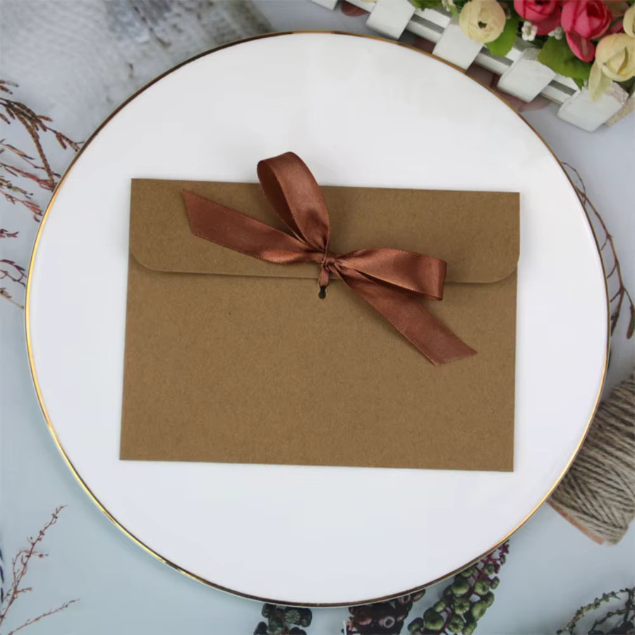 20 Stück Kraftpapier-Umschläge in Braun mit bunten Schleifen für Hochzeiten, Geburtstage und Feste - Bild 2