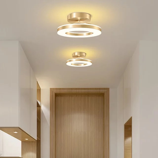 Moderne LED-Deckenleuchte von lyfs in Gold/Messing für Wohnzimmer, Schlafzimmer und Flur - Bild 1