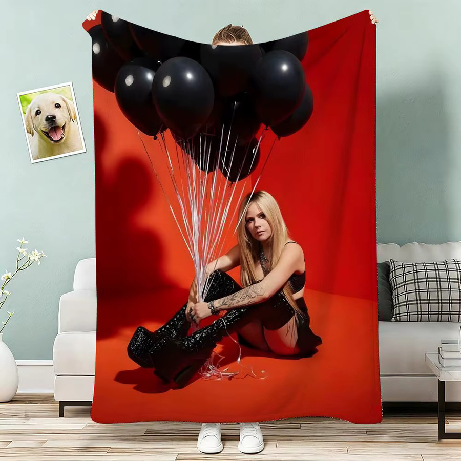 Star Singer Avril Lavigne Flanellendecke in Weiß und Rot, weich und hautfreundlich mit 240 g für den Sommer - Bild 2