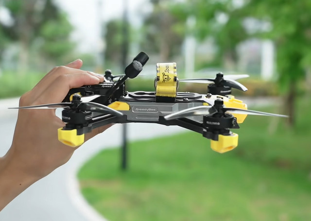 SpeedyBee Master5 V3 5-Zoll-FPV-Rahmen in Schwarz mit F405 V5 FC und O4 Pro Air Unit kompatibel - Bild 1