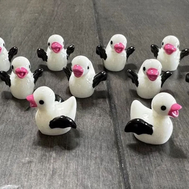 5 oder 10 Stück Mini-Halloween-Enten aus Kunstharz in Weiß als Dekorationszubehör für Topfpflanzen und DIY-Handwerk - Bild 3