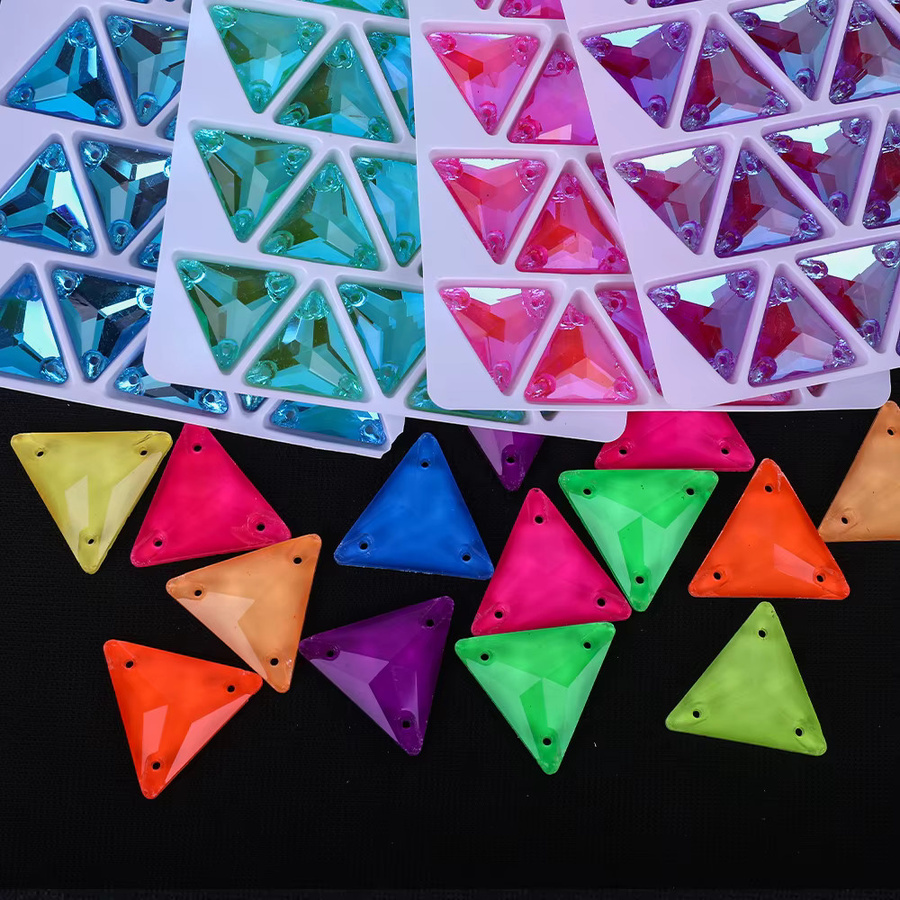 VC Neon Fluoreszierendes Dreieck zum Aufnähen mit Strass und Glas-Diamanten in Rot und Multicolour für dein DIY-Zubehör - Bild 4