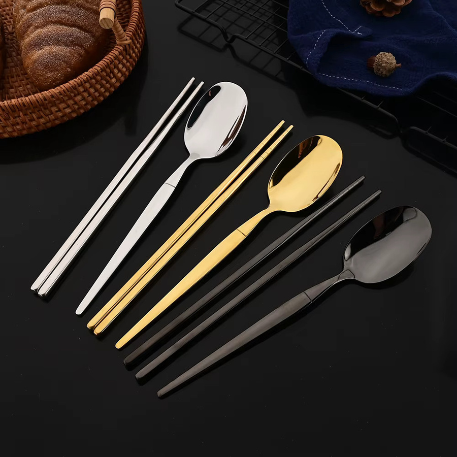 Uniturcky Koreanisches Besteckset aus Edelstahl in Weiß und Gold, 8-teiliges Set mit Löffeln und Stäbchen für 4 Personen - Bild 1
