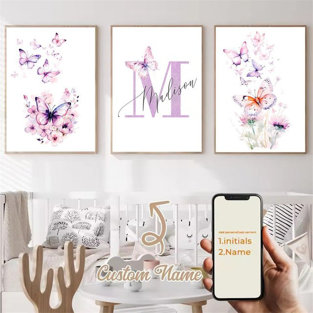ARDOR Personalisierte Leinwandmalerei mit Schmetterlingen und Blumen in Rosa und Lila als Wandkunst für das Kinderzimmer - Bild 1