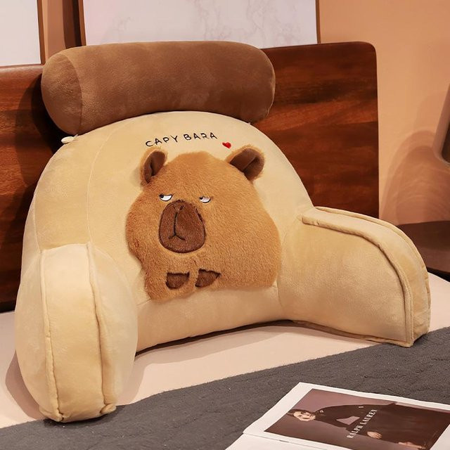 Binchi Fitness Dreieckiges Plüschkissen Capybara in Beige, B/H: 40 x 60 cm - Bild 1