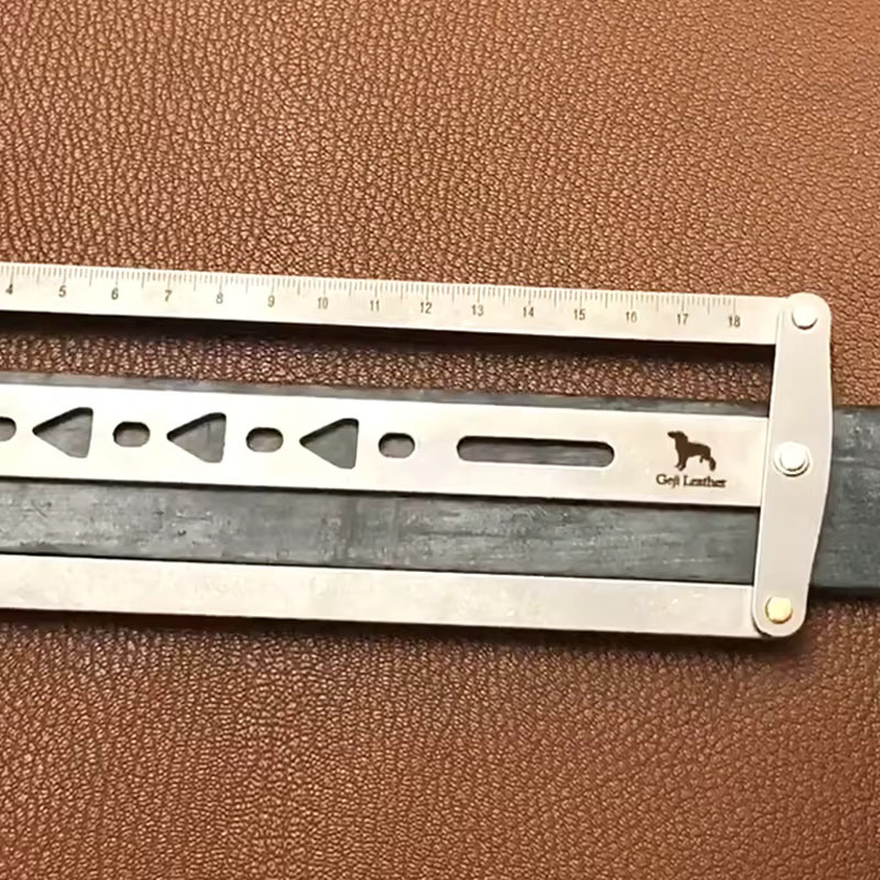 Professionelles Leder-DIY-Werkzeug: Einstellbares Lineal zur Positionierung und Lochabstand-Vorlage zum Stanzen von Gürteln aus Metall in Silber - Bild 2