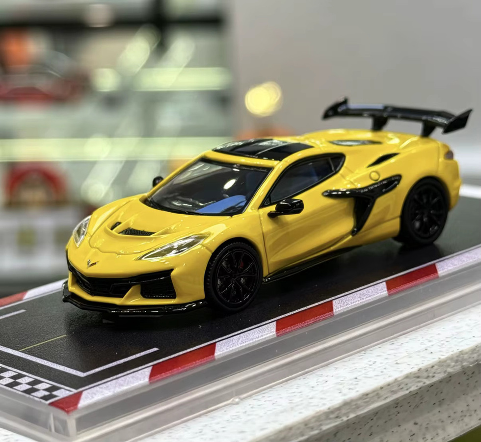 MASSDI Corvette C8 ZR1 Automodell, 1:64, Metall, Gelb - Bild 2